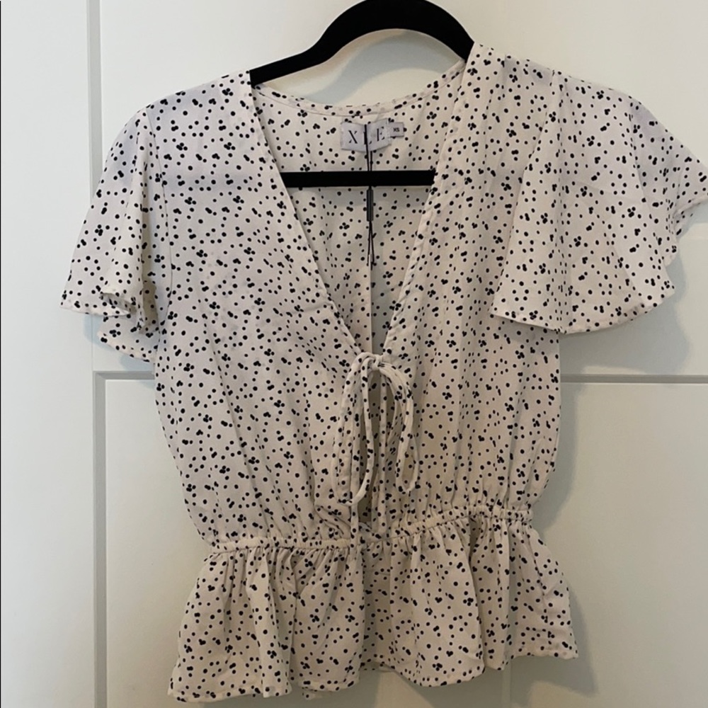 XLE size XS polka dot blouse.Brand new, never worn
